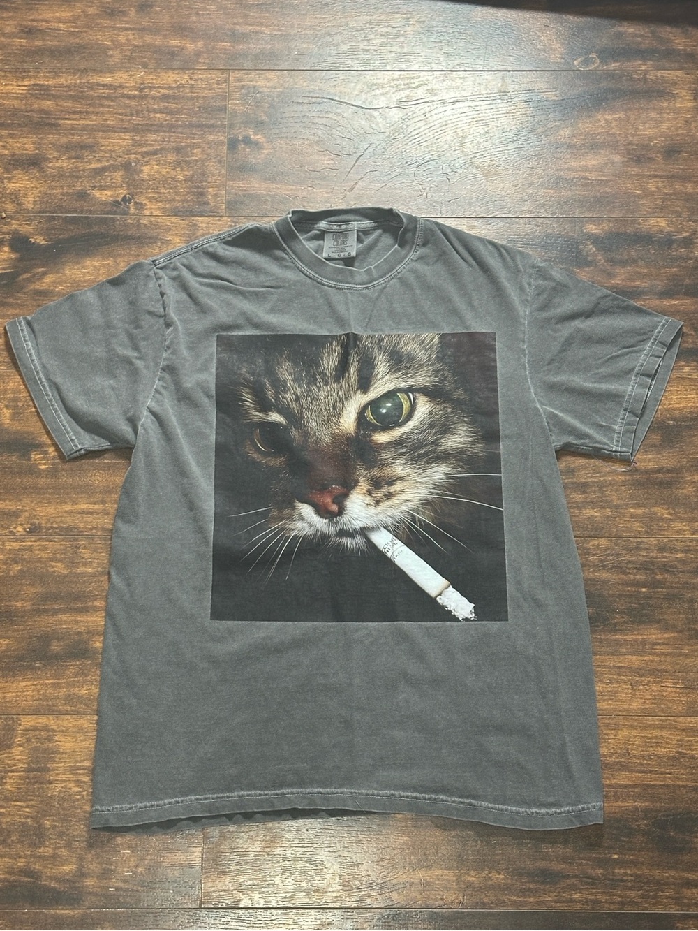 😺 Cool Cat Smoking Cig Graphic Tee Comfort Colors L Gray 🐱